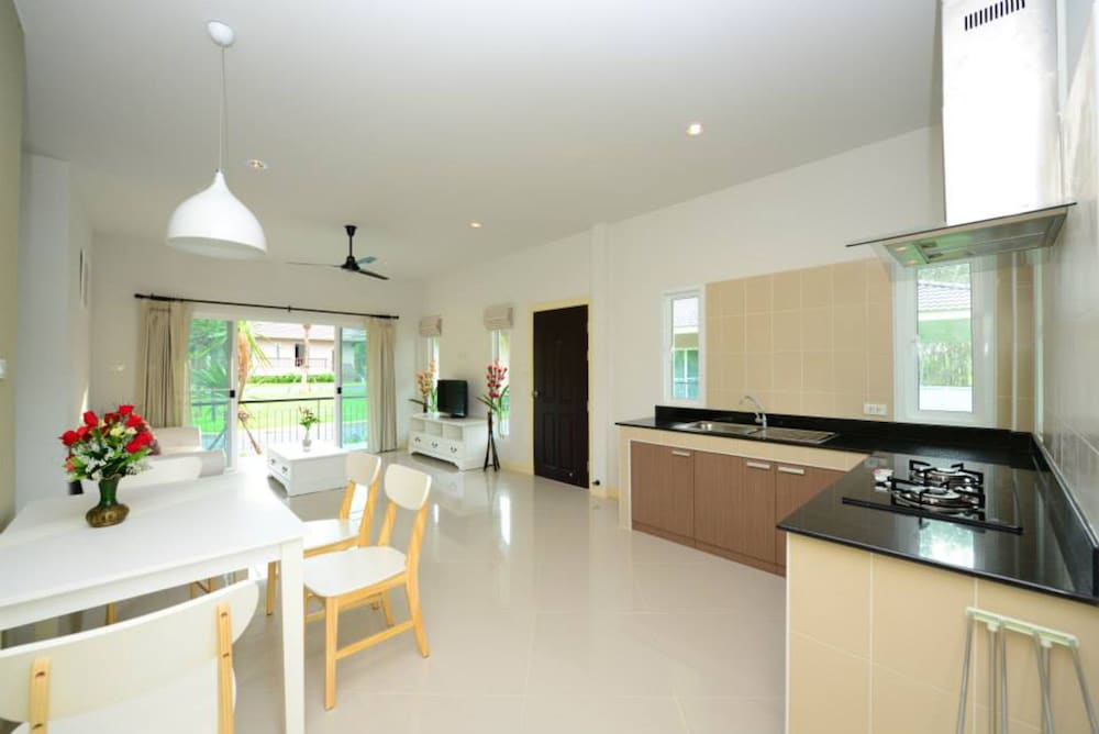 Club Villa photo 3