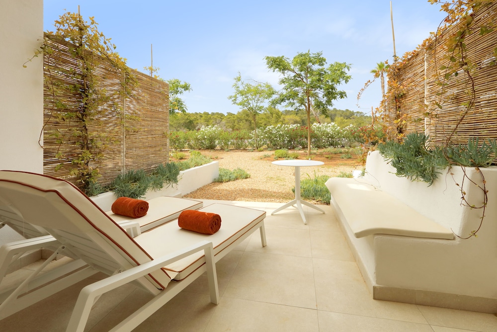 Deluxe Room (Signature Level, Cosy) - Club Access Included - Photo 4