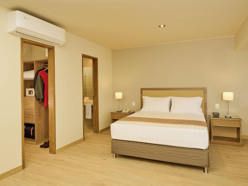 Standard Apartment, 1 King Bed - Photo 2