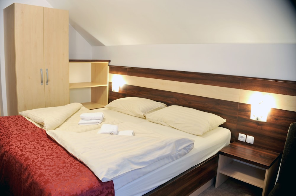 Classic Triple Room, Refrigerator