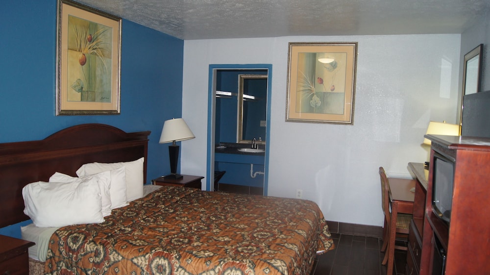 Standard Single Room, 1 King Bed photo 1