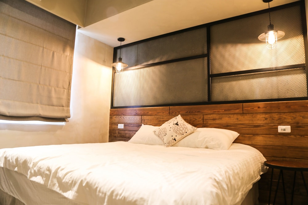 Design Double Room, 1 Queen Bed, Ensuite, City View photo 2