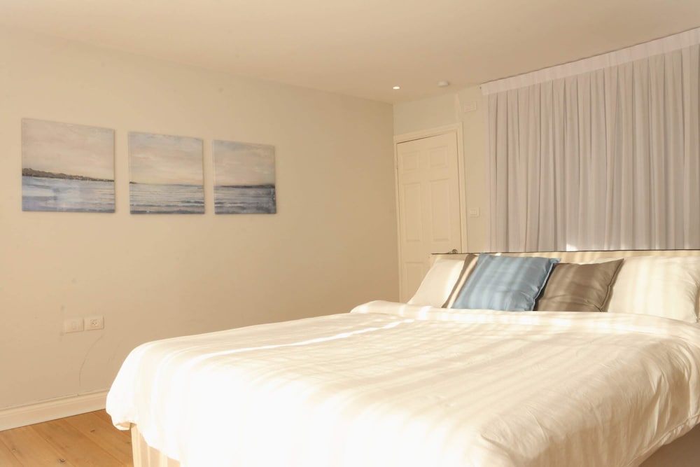 Basic Villa photo 2