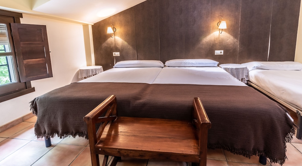 Quadruple Room - Photo 2