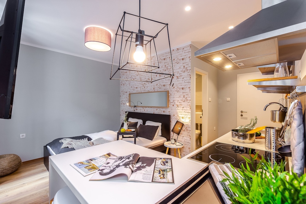 Deluxe Studio (Adria Square 1)