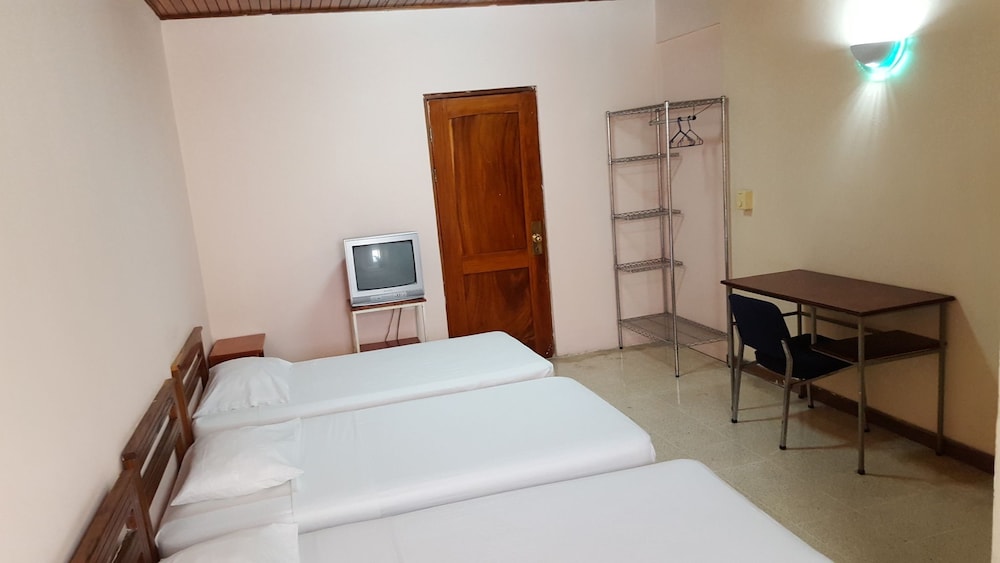 Standard room with air-conditioning photo 2