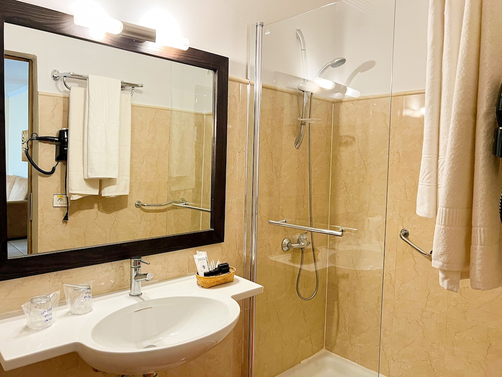 Family Suite, 1 Bedroom (2 Adults + 2 Children) - Photo 7