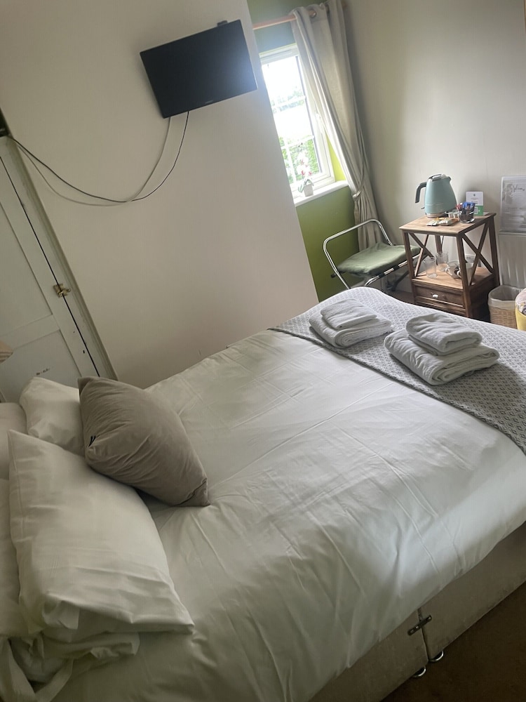 Double Room, Ensuite (Small)