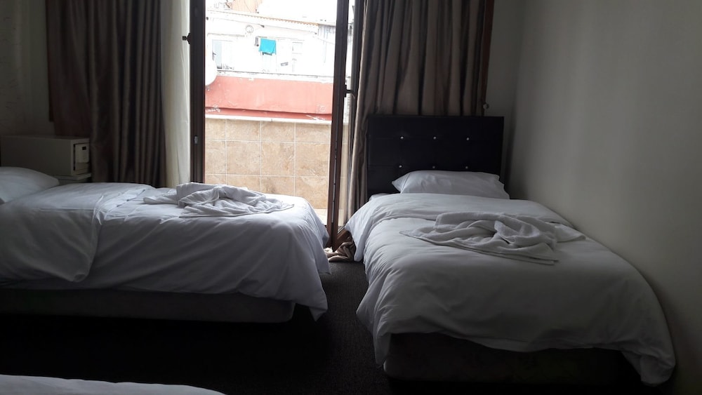 Standard Triple Room photo 2