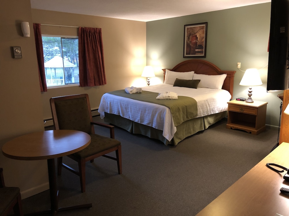 Deluxe Room, 1 King Bed (Single Jetted Tub)