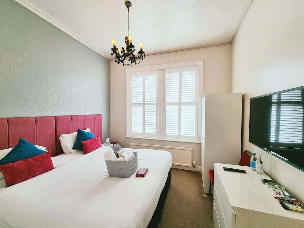 Double or Twin Room, Ensuite (The White Room) photo 1