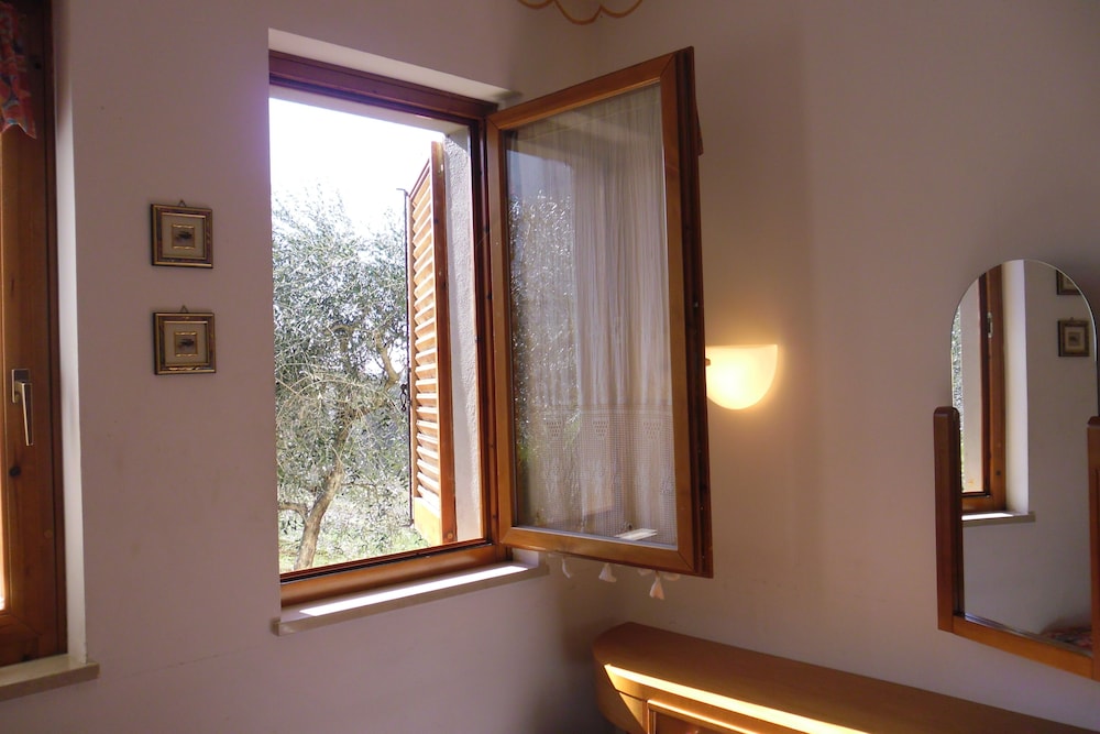 Double or Twin Room - Photo 2