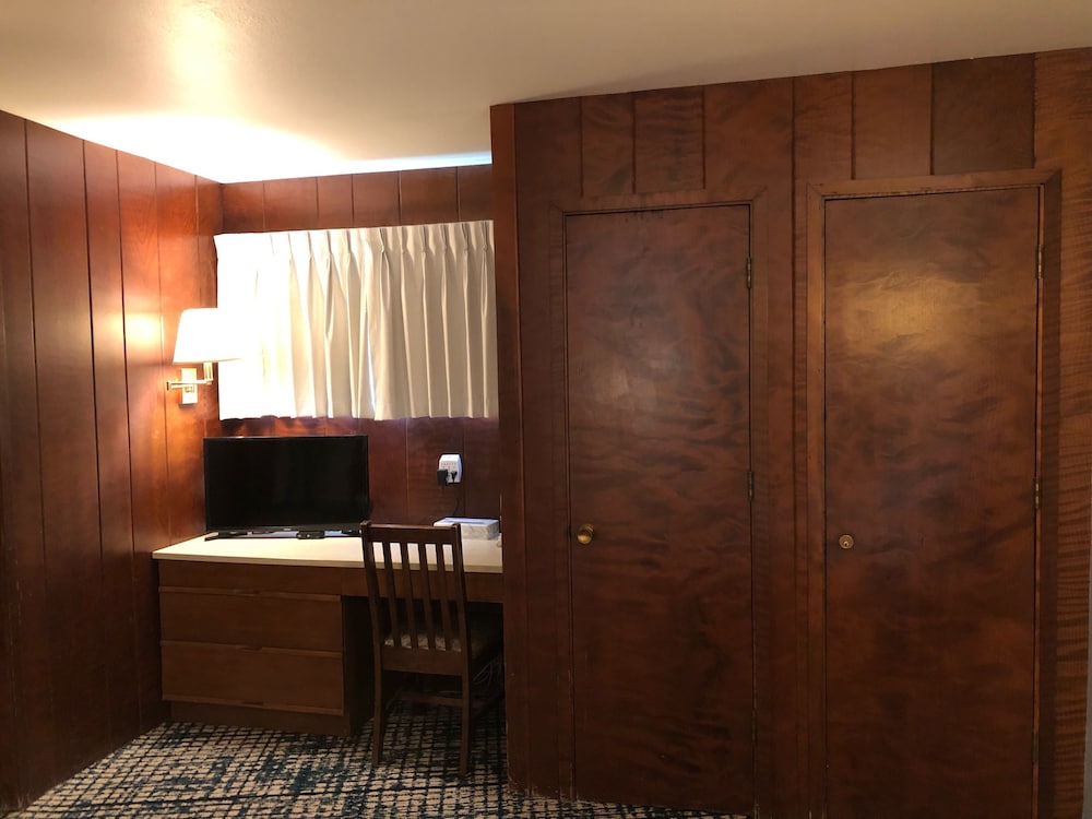 1 Queen Bed, Non Smoking - Photo 12
