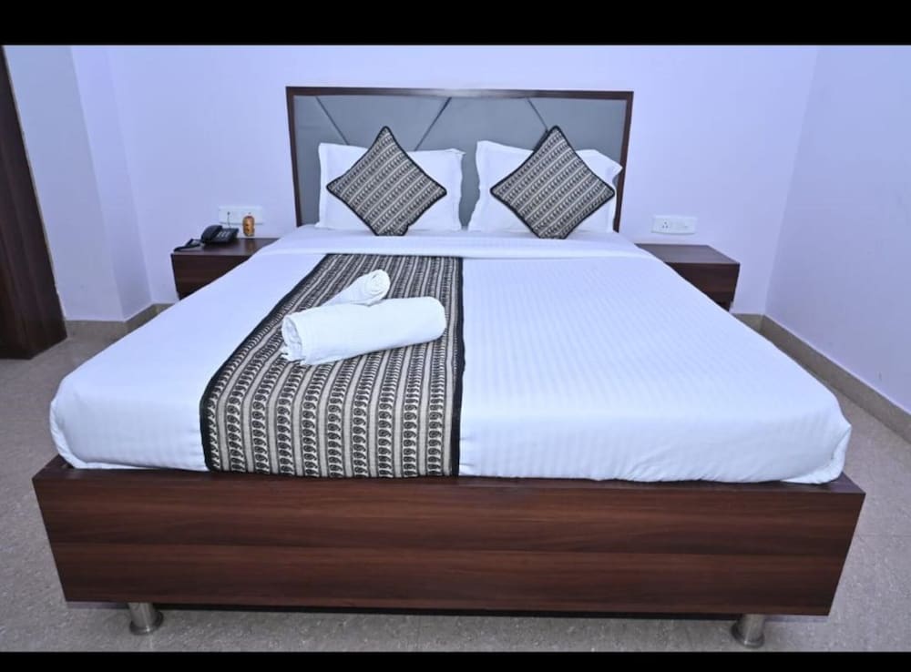 Deluxe Room, City View