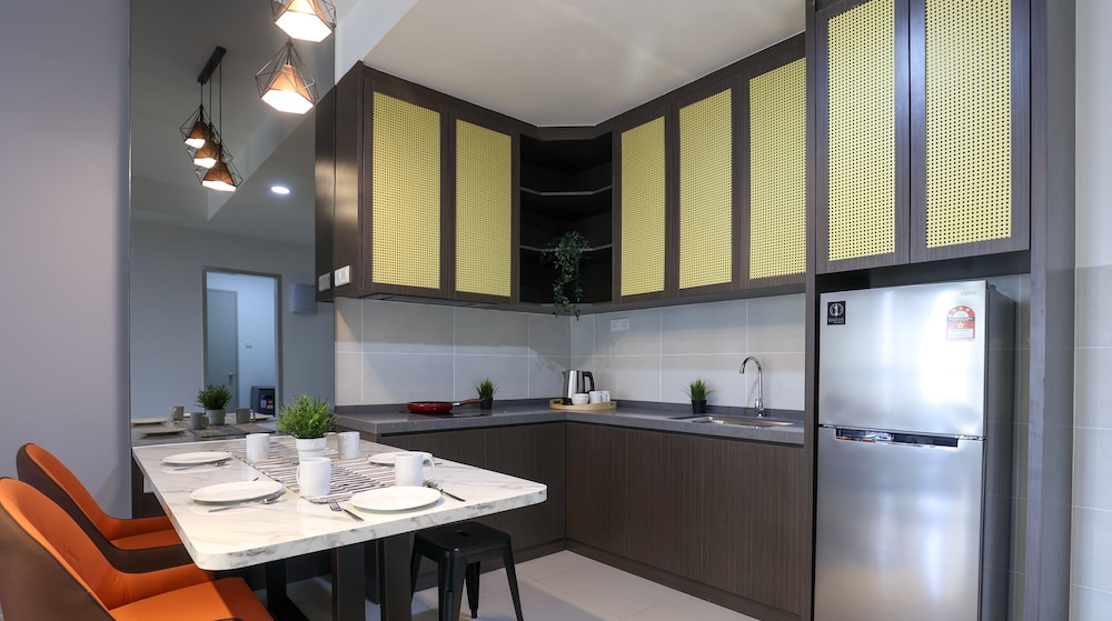 Deluxe Apartment, 1 Bedroom, Pool Access, City View photo 2
