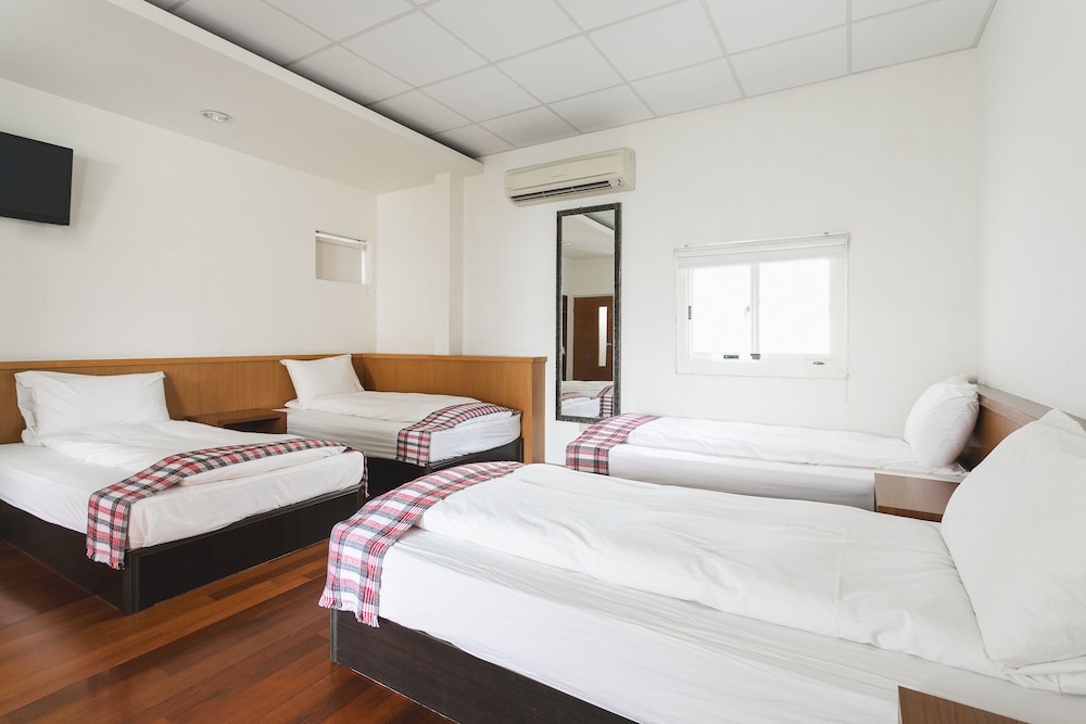 Standard Quadruple Room photo 3