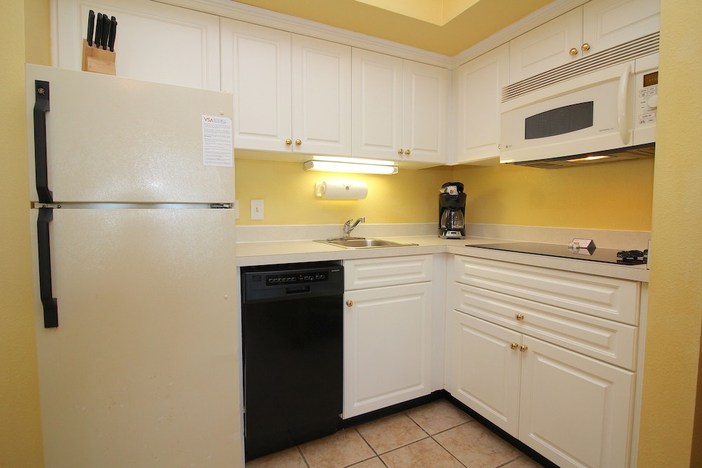 Premium Condo, 1 Bedroom, Balcony, Ocean View - Photo 3