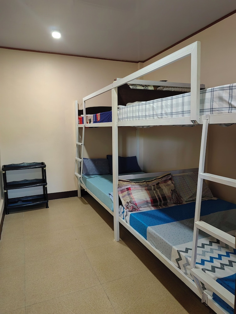 Room, 2 Bedrooms photo 2