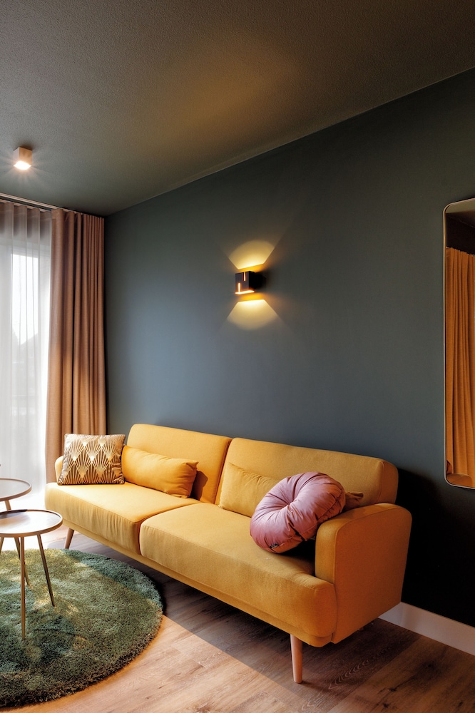 Suite - Photo 4