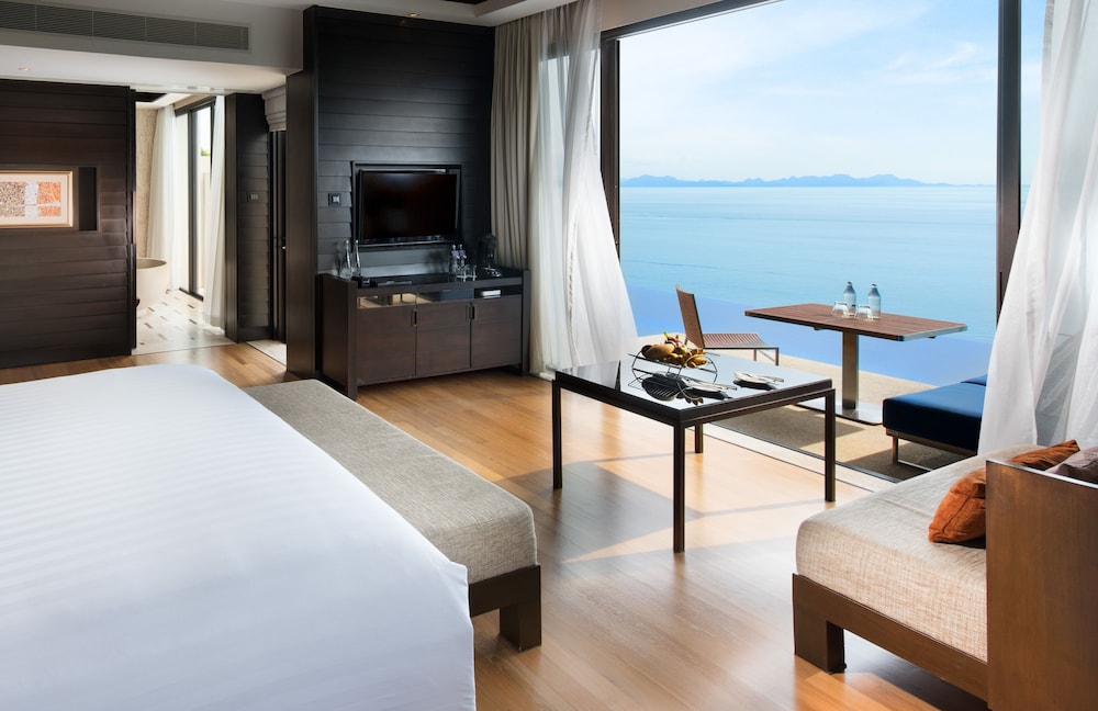 1-Bedroom, Five Islands view Pool Villa - Photo 2