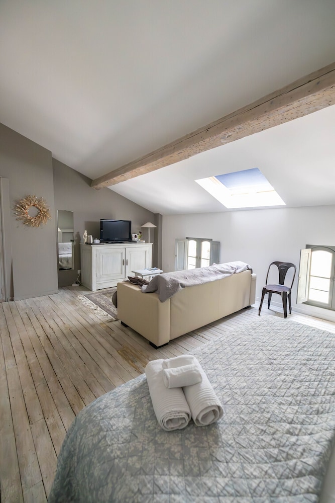 Quadruple Room, Ensuite (Côté Parc) photo 2