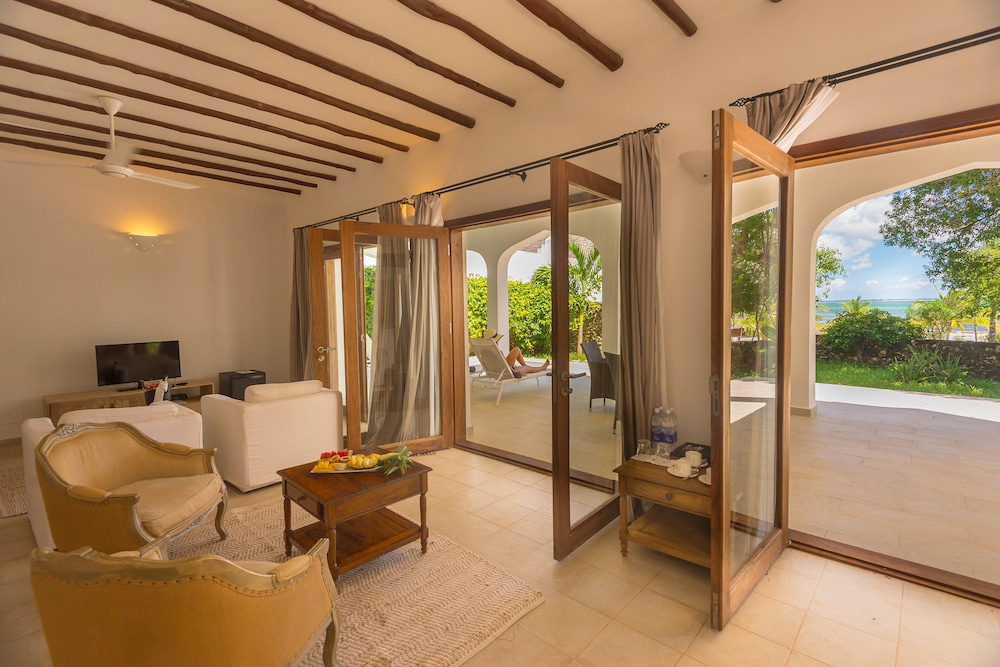 Family Villa, 1 Bedroom, Non Smoking, Garden View - Photo 3