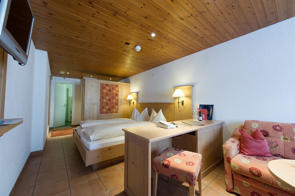 Superior Double Room with extra beds for 3 photo 2