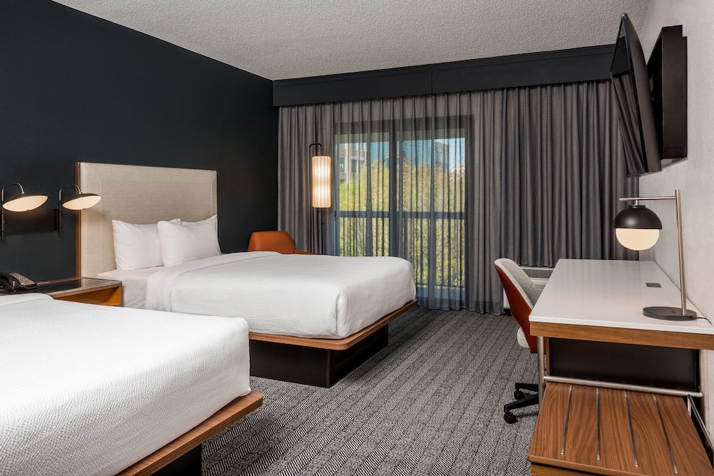 Room, 2 Queen Beds (Hearing Accessible) - Photo 4