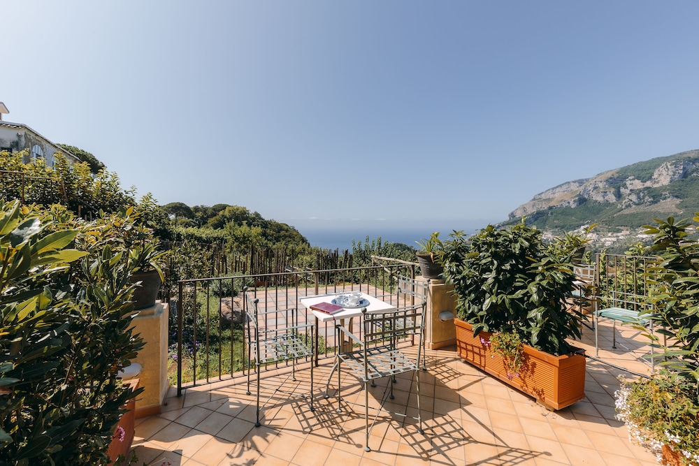 Deluxe Double or Twin Room, Sea View - Photo 9