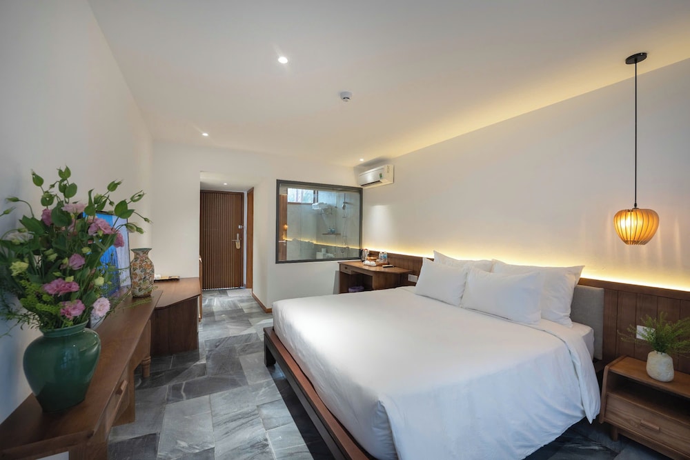 Superior Room, Pool View - Photo 2