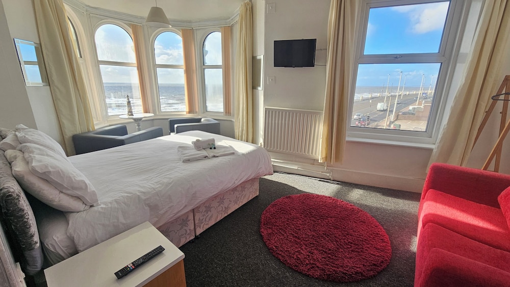 Deluxe Double Room, Sea View (Room 16)