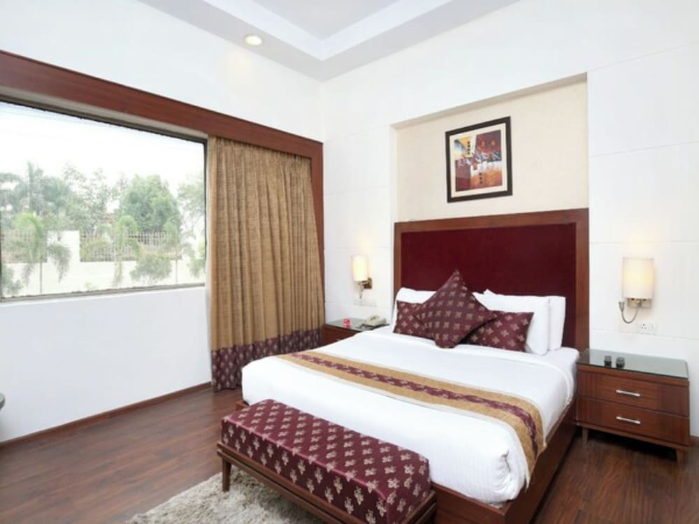 Executive Double Room, Multiple Beds photo 3