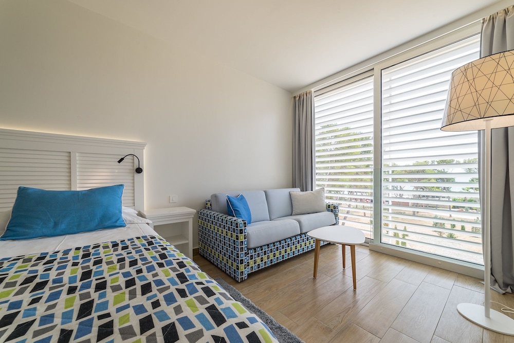 Double or Twin Room +2 27m² Courtyard/Park View with French Balcony - Photo 2