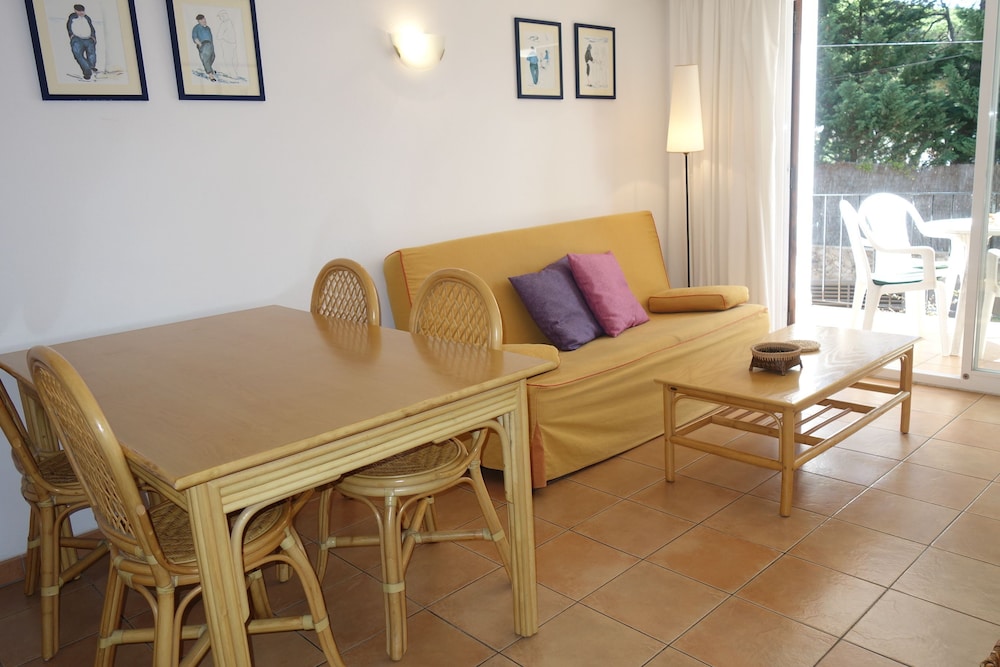 Apartment, 2 Bedrooms, Terrace photo 2