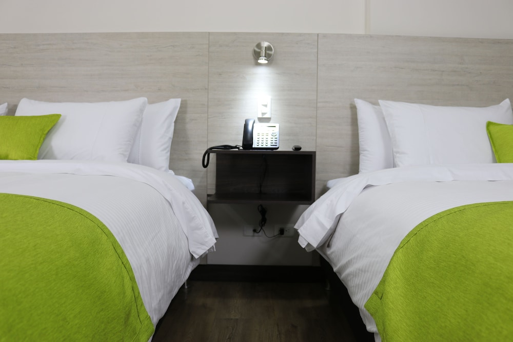 Superior Twin Room, Multiple Beds, City View photo 2