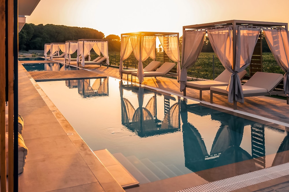 Double Room with Sharing Pool - Sea View photo 2