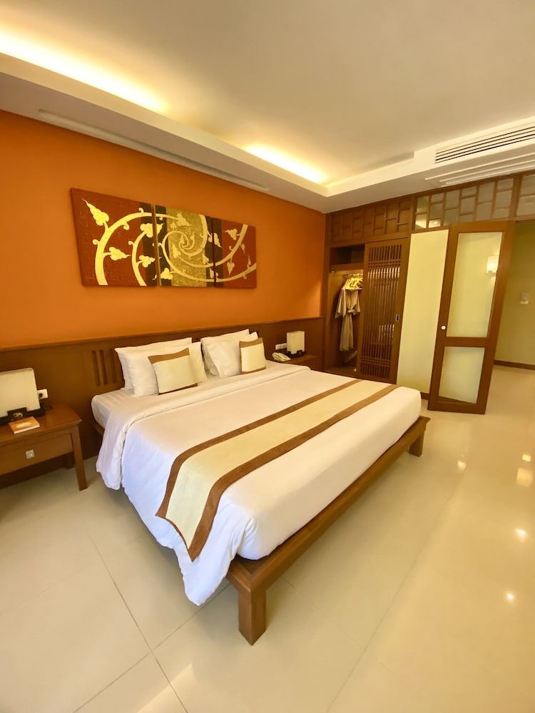 Deluxe Double Room - Photo 13
