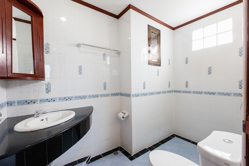 Standard Double Room - Photo 16