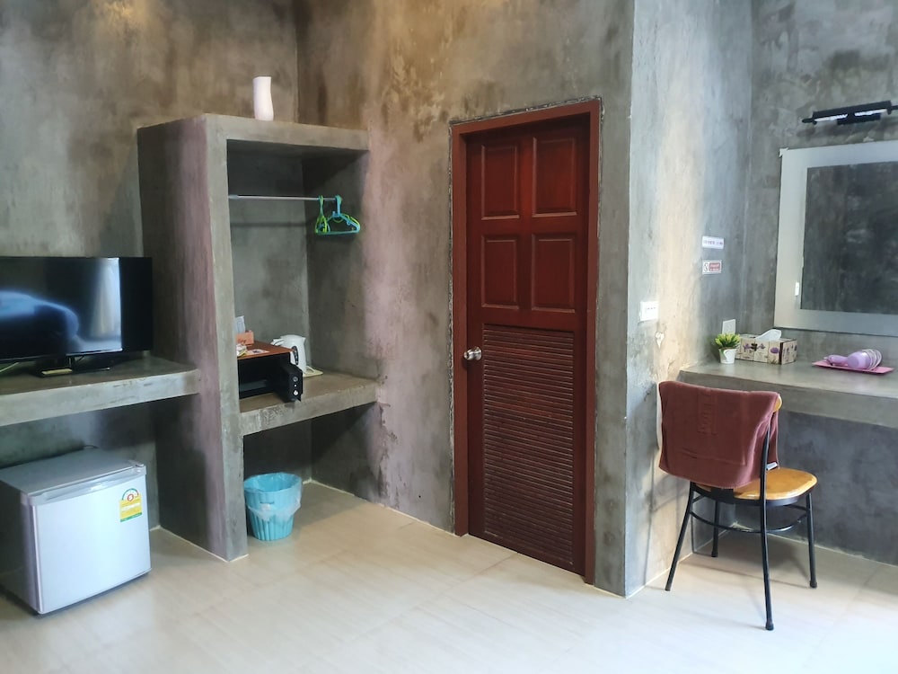 Deluxe Triple Room photo 3