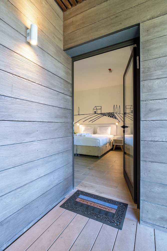 Accessible Superior Room, 1 Bedroom, Roll-in Shower photo 2