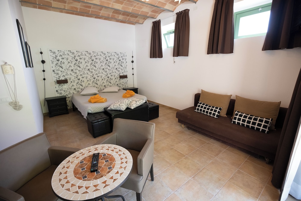 Junior Studio Suite