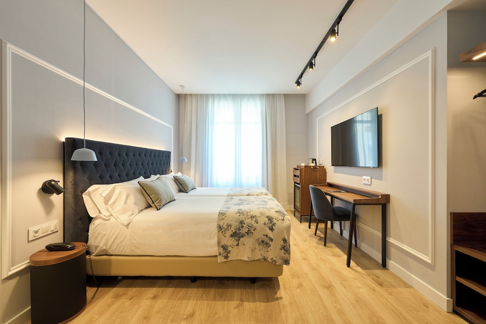 Premium Double Room - Photo 3