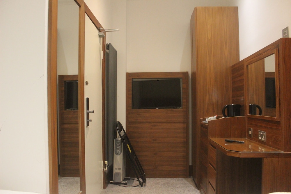 Premium Single Room, Private Bathroom photo 3