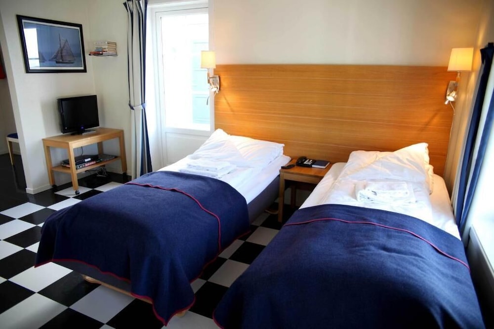 Twin Room, 2 Twin Beds, Non Smoking, Sea View photo 1
