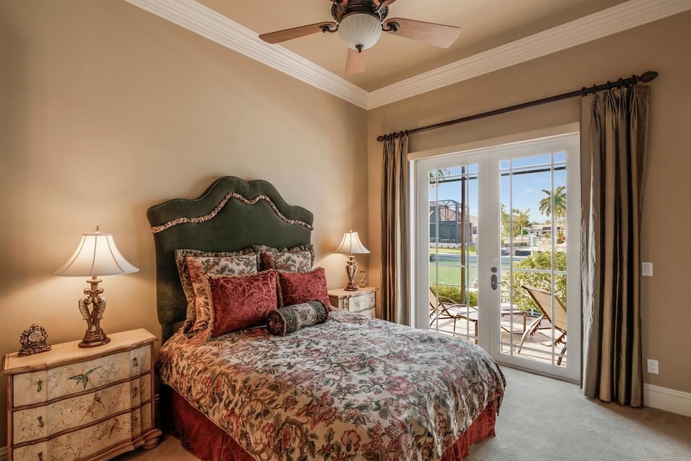 Luxury House, 4 Bedrooms, Pool View, Poolside