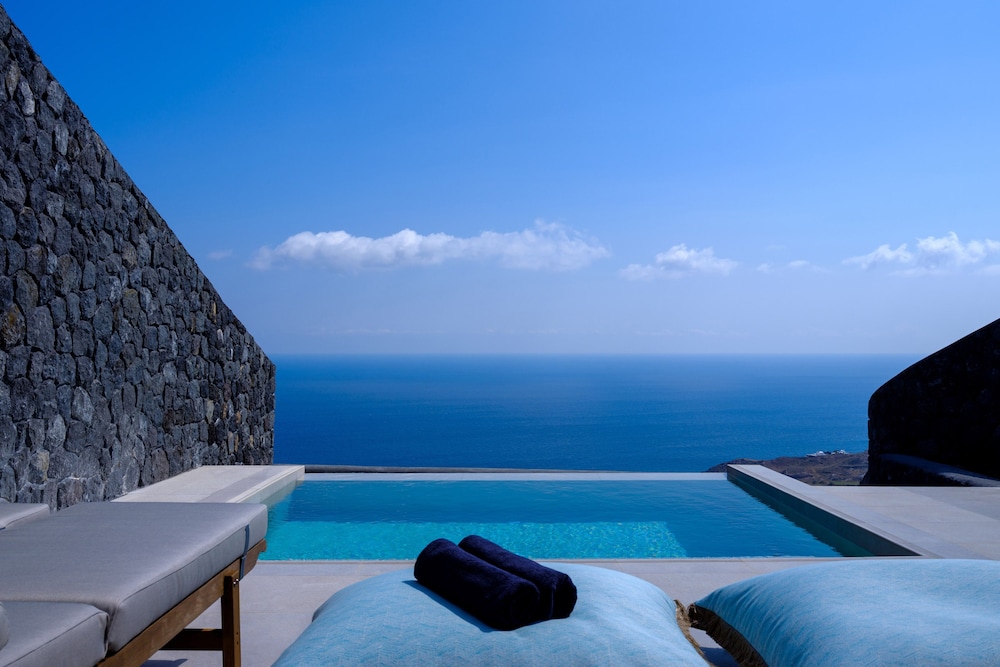 Junior Suite with Private Heated Pool - Photo 17