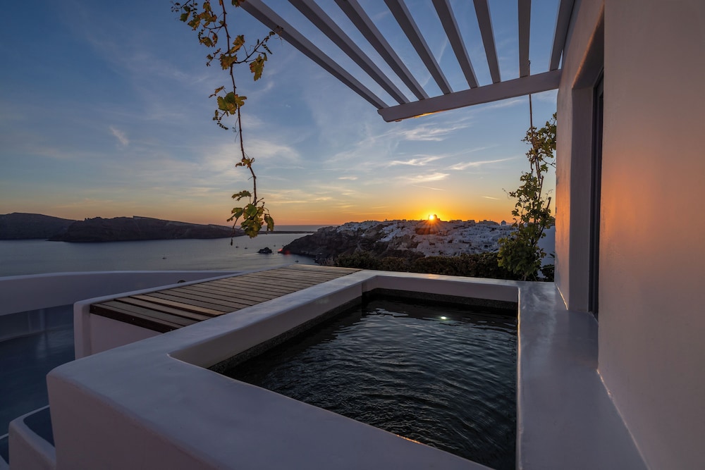 The Winemaker's Suite with Hot Tub & Caldera View - Photo 22