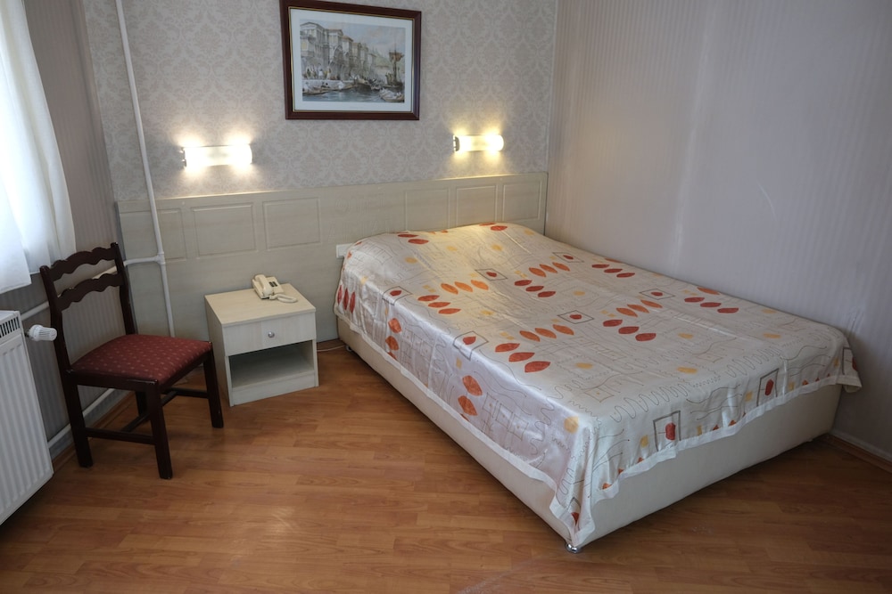 Standard Room photo 2