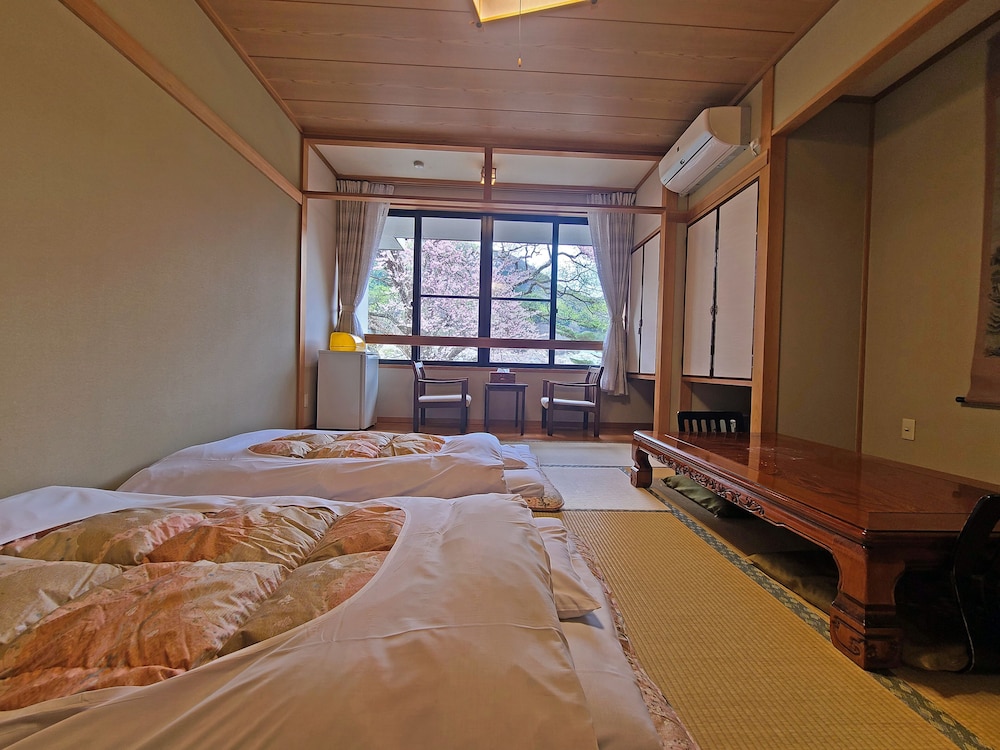 Japanese Style Family Room for 5 guests with Private Toilet photo 3