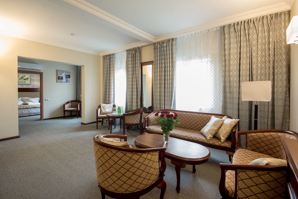 Suite (2 Bedrooms) photo 1